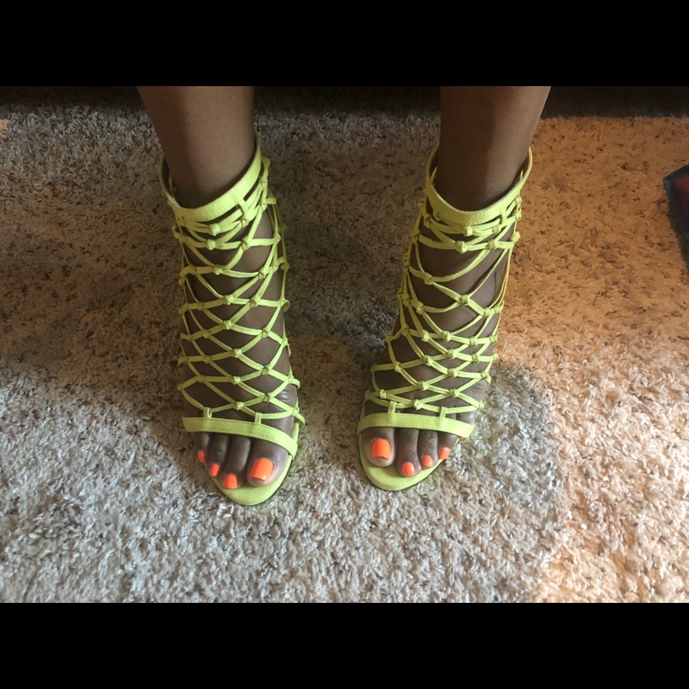 Steve Madden Ursula Sandals